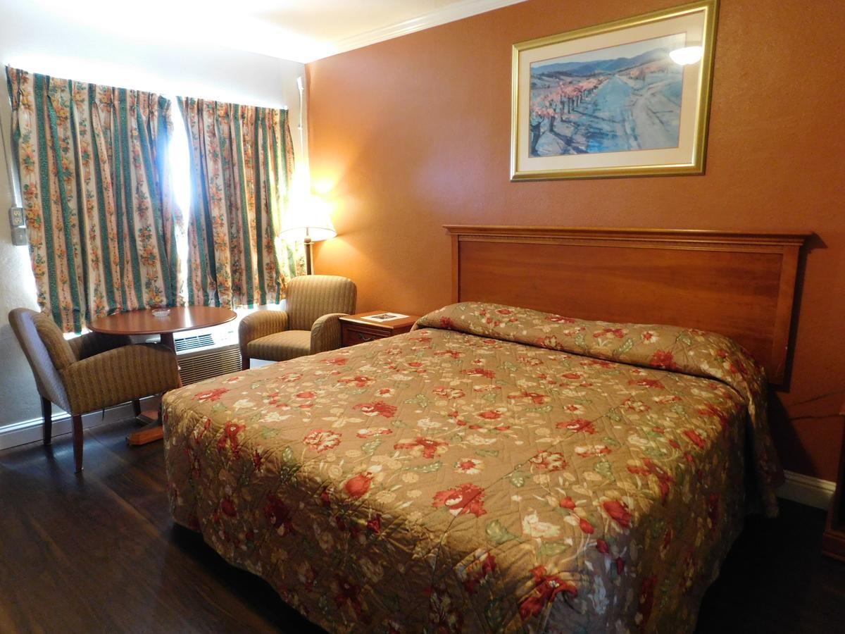 El Rancho Motel สต็อกตัน ภายนอก รูปภาพ